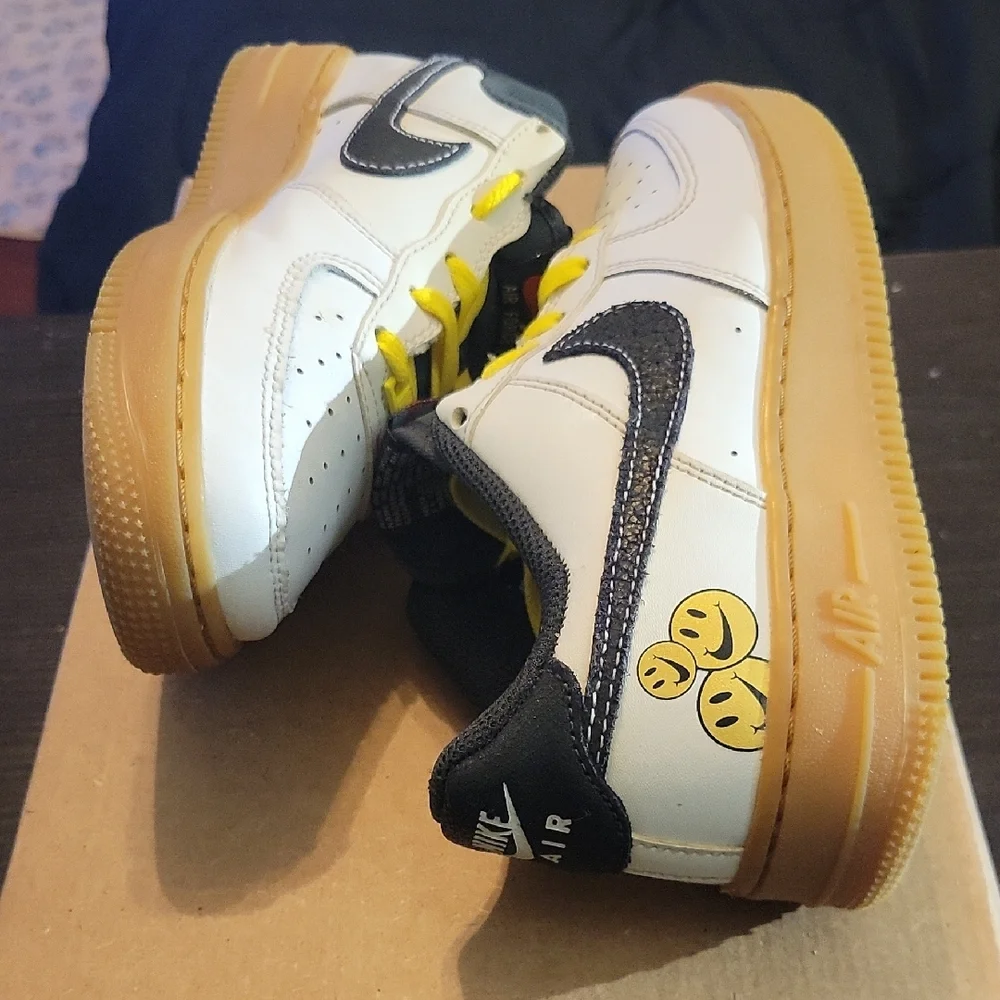 Nike Air Force 1 Low '07 LV8 (GS) "Go The Extra Smile" (2021) (GS) M5Y/W6.5 EUC - Picture 8 of 9